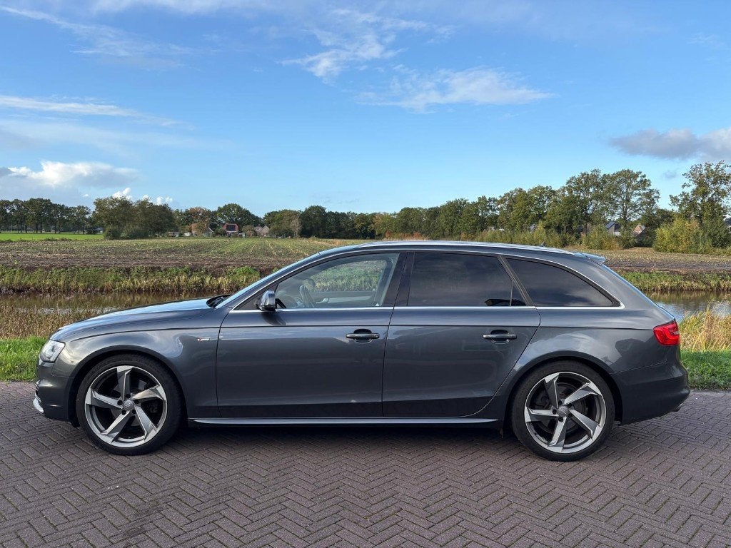 Audi A4 1.8TFSI 125KW Avant Multitr. 2012 Grijs, Zwart, 4 cilinders, 1505 kg, Origineel Nederlands