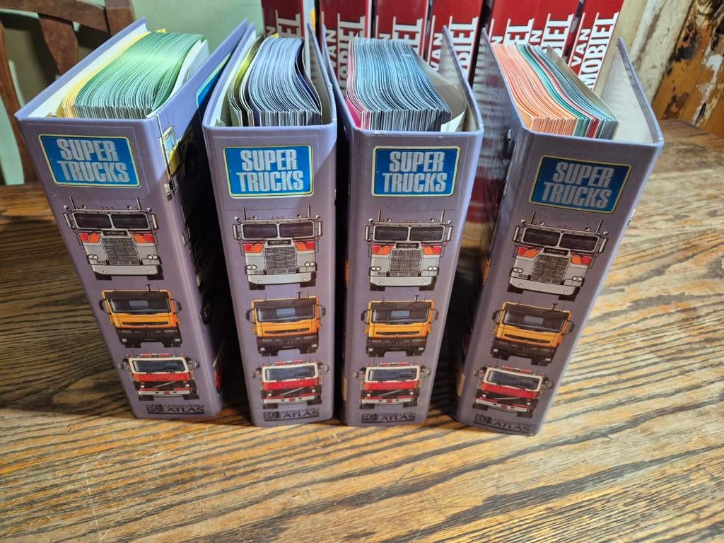 4 mappen super trucks, Atlas, vrachtwagens, Boeken, Auto's | Boeken, Ophalen of Verzenden, Zo goed als nieuw, Algemeen, Atlas