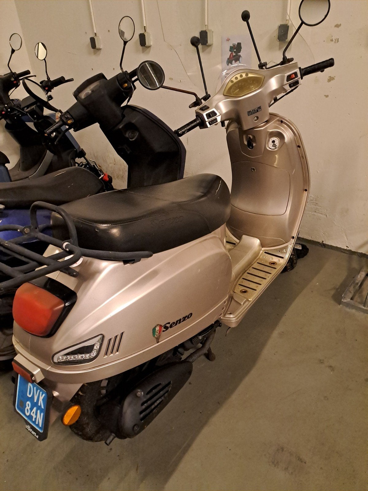 Te koop senzo riva lux nieuwe accu, Fietsen en Brommers, Scooters | Overige merken, Ophalen, Gebruikt, Benzine