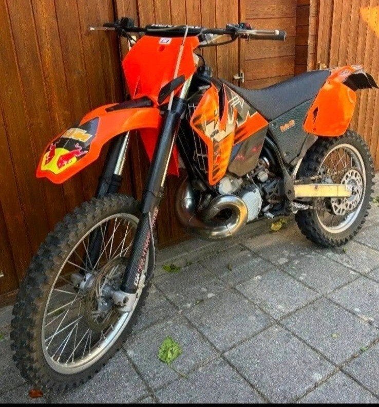 super mooie ktm exc 300 cc 2 takt enduro met kenteken!, Fietsen en Brommers, Brommers | Crossbrommers, Ophalen, Zo goed als nieuw