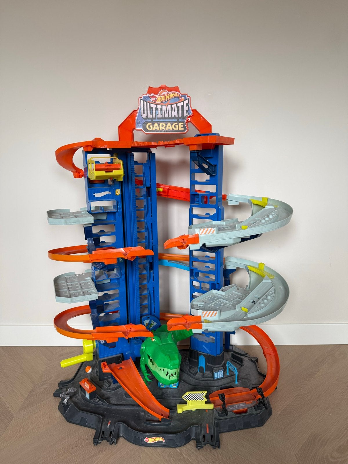 Hot Wheels Ultimate Garage met T-Rex, Kinderen en Baby's, Speelgoed | Speelgoedvoertuigen, Ophalen of Verzenden, Gebruikt