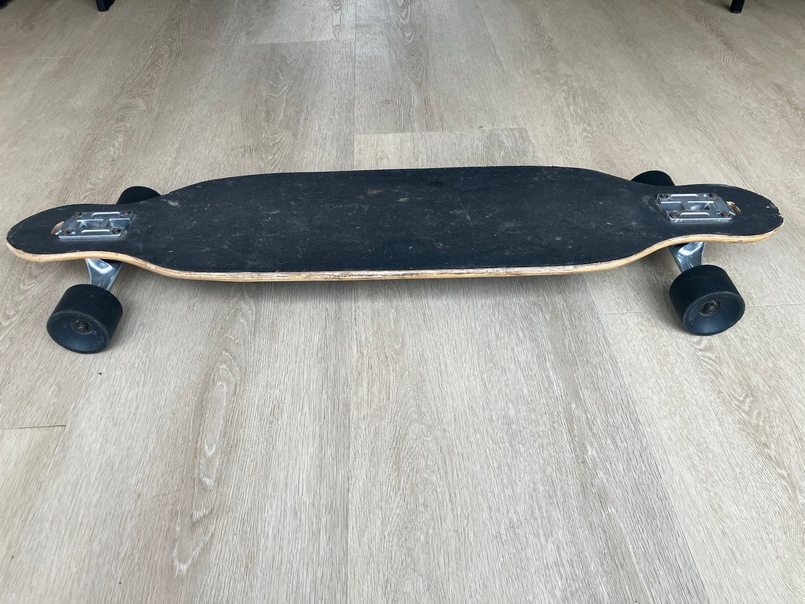 Longboard met uniek doodshoofd design, Ophalen, Gebruikt, Skateboard, Longboard