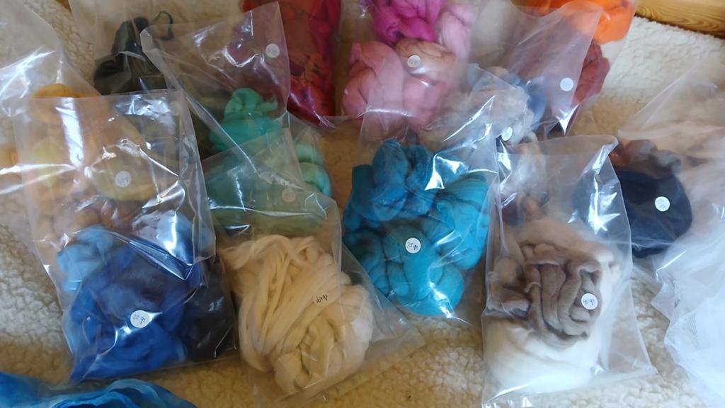 563 gr. fijne Merino lontwol om te vilten, Ophalen of Verzenden, Nieuw, Los Vilt