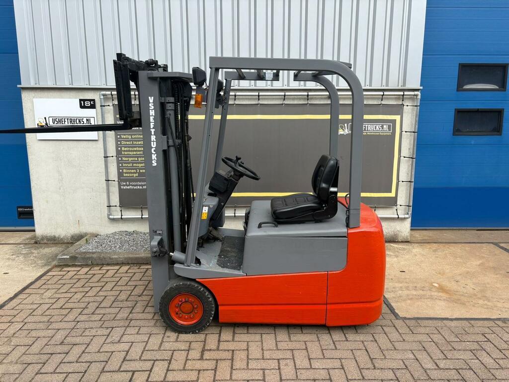 VS-22881 Elektrische triplex container heftruck Niehiyu, Zakelijke goederen, Machines en Bouw | Heftrucks en Intern transport