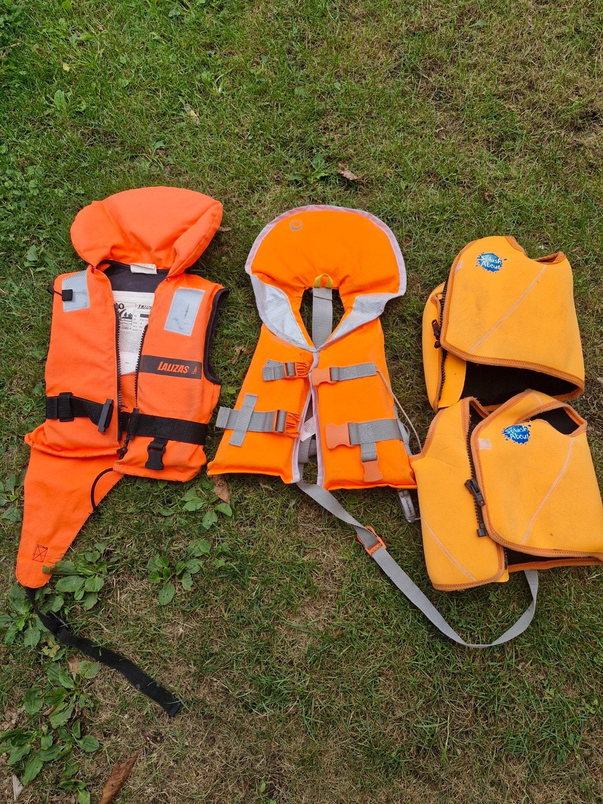 Vier zwemvestjes voor kinderen, Watersport en Boten, Ophalen