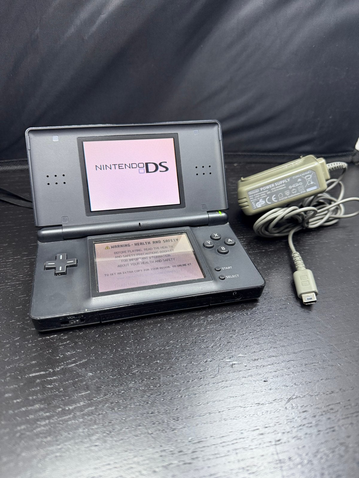 Nintendo DS Lite Zwart - Nette staat met oplader, Ophalen of Verzenden, S, Gebruikt, D