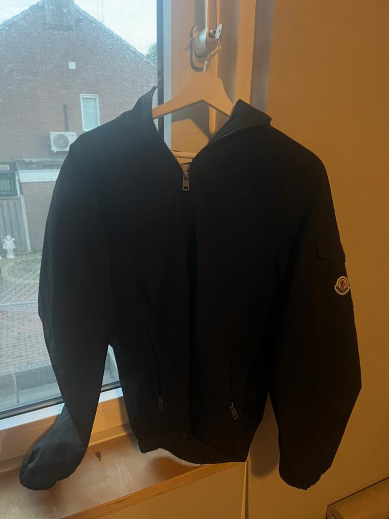 moncler jas, Ophalen of Verzenden, Zo goed als nieuw, Maat 46 (S) of kleiner, Zwart