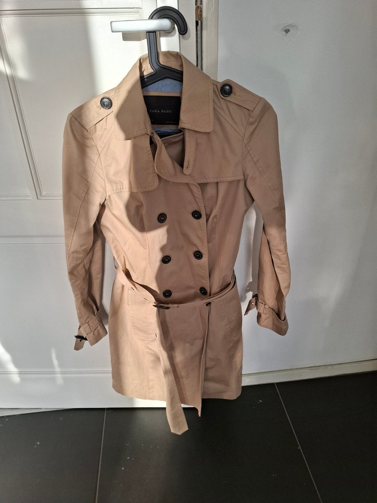 Zara trenchcoat maat XS, Ophalen of Verzenden, Zo goed als nieuw, Maat 34 (XS) of kleiner, Beige