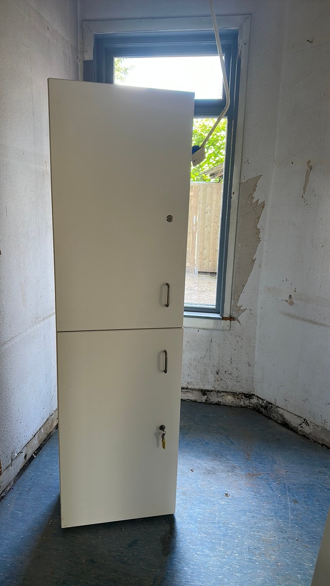 Kast met slot en sleutel, Huis en Inrichting, Kasten | Lockerkasten, Ophalen of Verzenden, Zo goed als nieuw