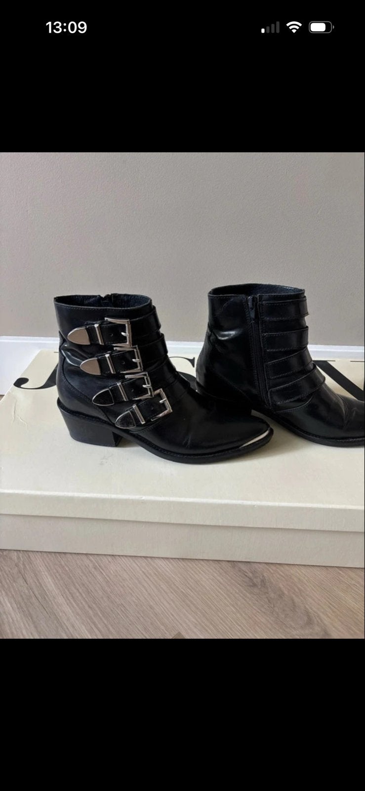 Nikkie enkellaarzen / schoenen met gespen - Maat 38, Kleding | Dames, Zwart, Lage of Enkellaarzen, Ophalen of Verzenden, Gedragen