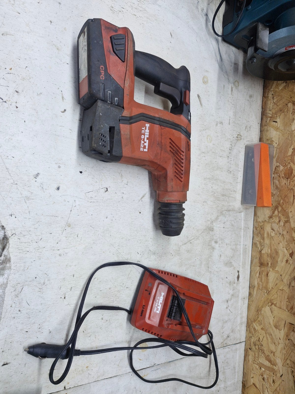 Hilti TE 6-A22 Boorhamer met accu en lader, Doe-het-zelf en Verbouw, Gereedschap | Boormachines, Boor- en/of Breekhamer, Ophalen of Verzenden