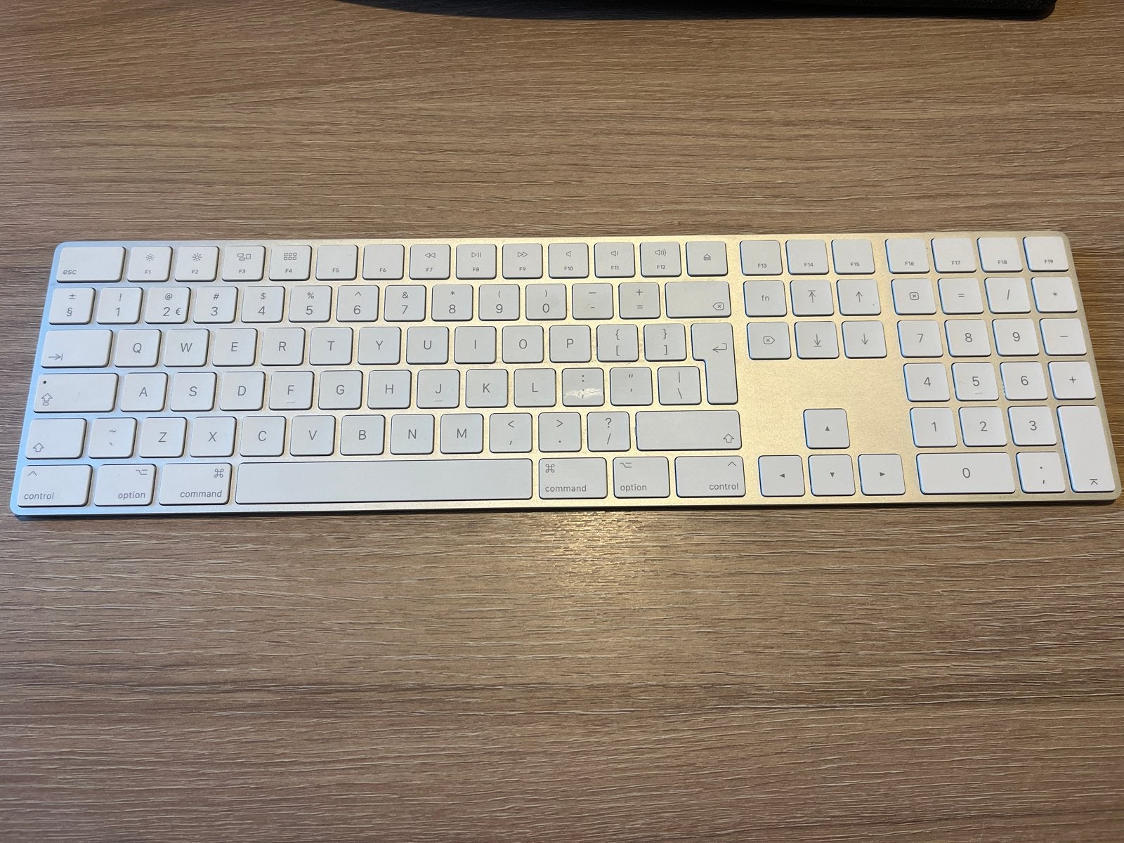 Apple Magic Keyboard met numeriek gedeelte (QWERTY), Computers en Software, Toetsenborden, Ophalen of Verzenden, Zo goed als nieuw