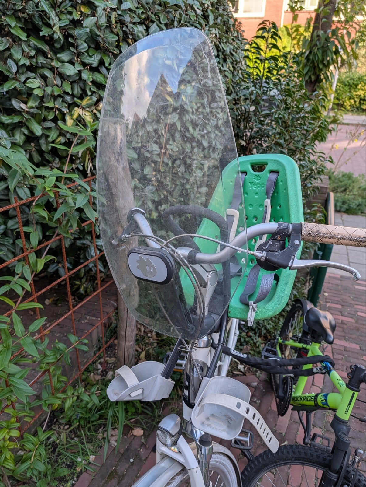 Yepp Mini Fietsstoeltje met Windscherm - Groen, Ophalen, Yepp, Gebruikt, Voetsteuntjes