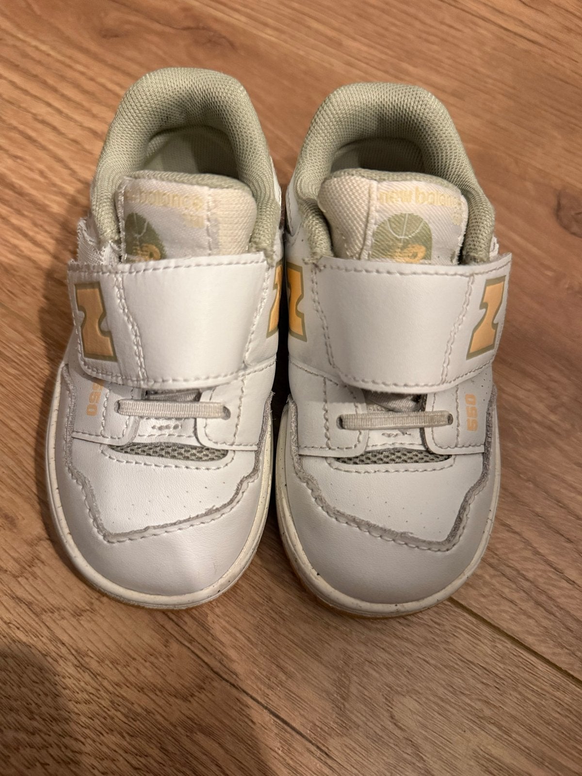 New Balance 550 sneakers voor baby's - Maat 24, Schoenen, Ophalen of Verzenden, Zo goed als nieuw, Jongen