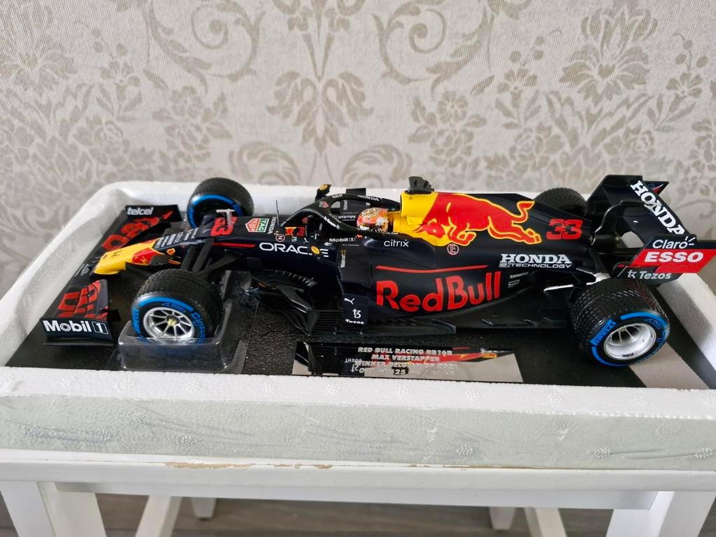 Red Bull Racing RB16B 2021 Max Verstappen 1:18, Hobby en Vrije tijd, Modelauto's | 1:18, Ophalen of Verzenden