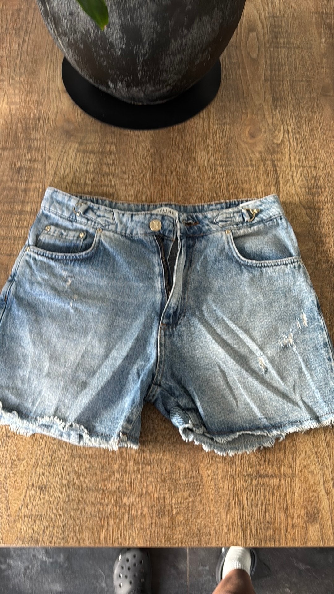 Celine spijkershort, Ophalen of Verzenden, Zo goed als nieuw, Blauw, W28 - W29 (confectie 36)