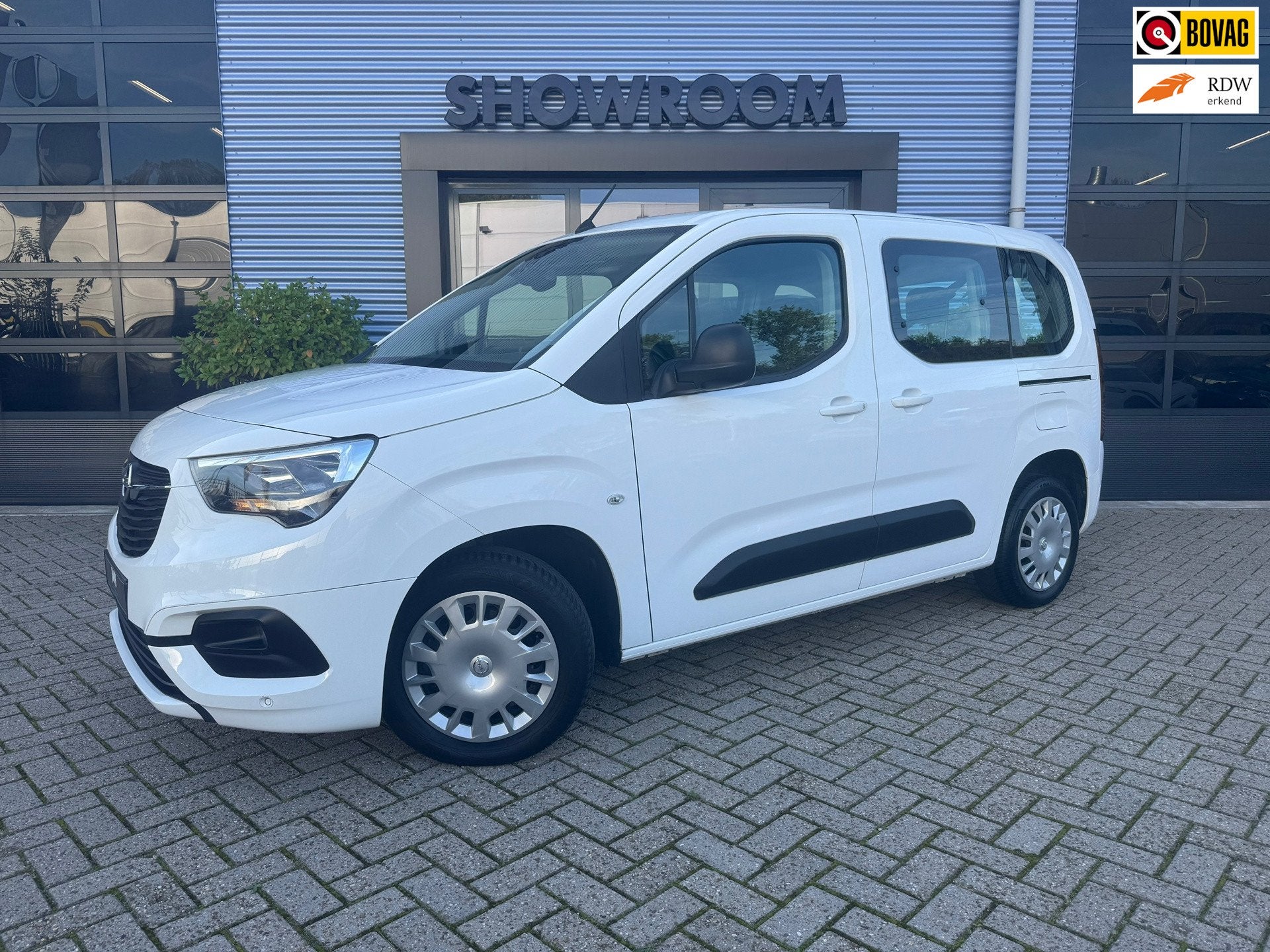 Opel Combo Tour 1.2 Turbo L1H1 Edition AUTOMAAT|APPLECARPLAY, Auto's, Dealer onderhouden, Stof, Gebruikt, Wit