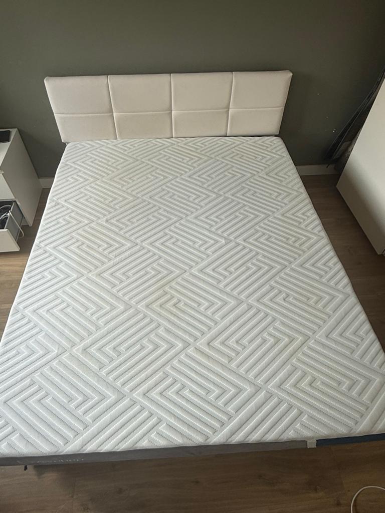 Comfortabel tweepersoons matras met gel en bamboevezel, Huis en Inrichting, Slaapkamer | Matrassen en Bedbodems, Ophalen, Tweepersoons
