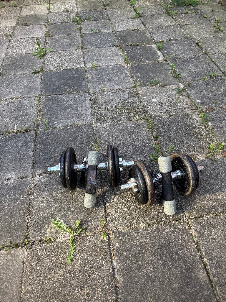 Dumbbellset gietijzer 4x1kg, 4x3kg + halterset + handgripper, Sport en Fitness, Ophalen, Gebruikt, Halterset