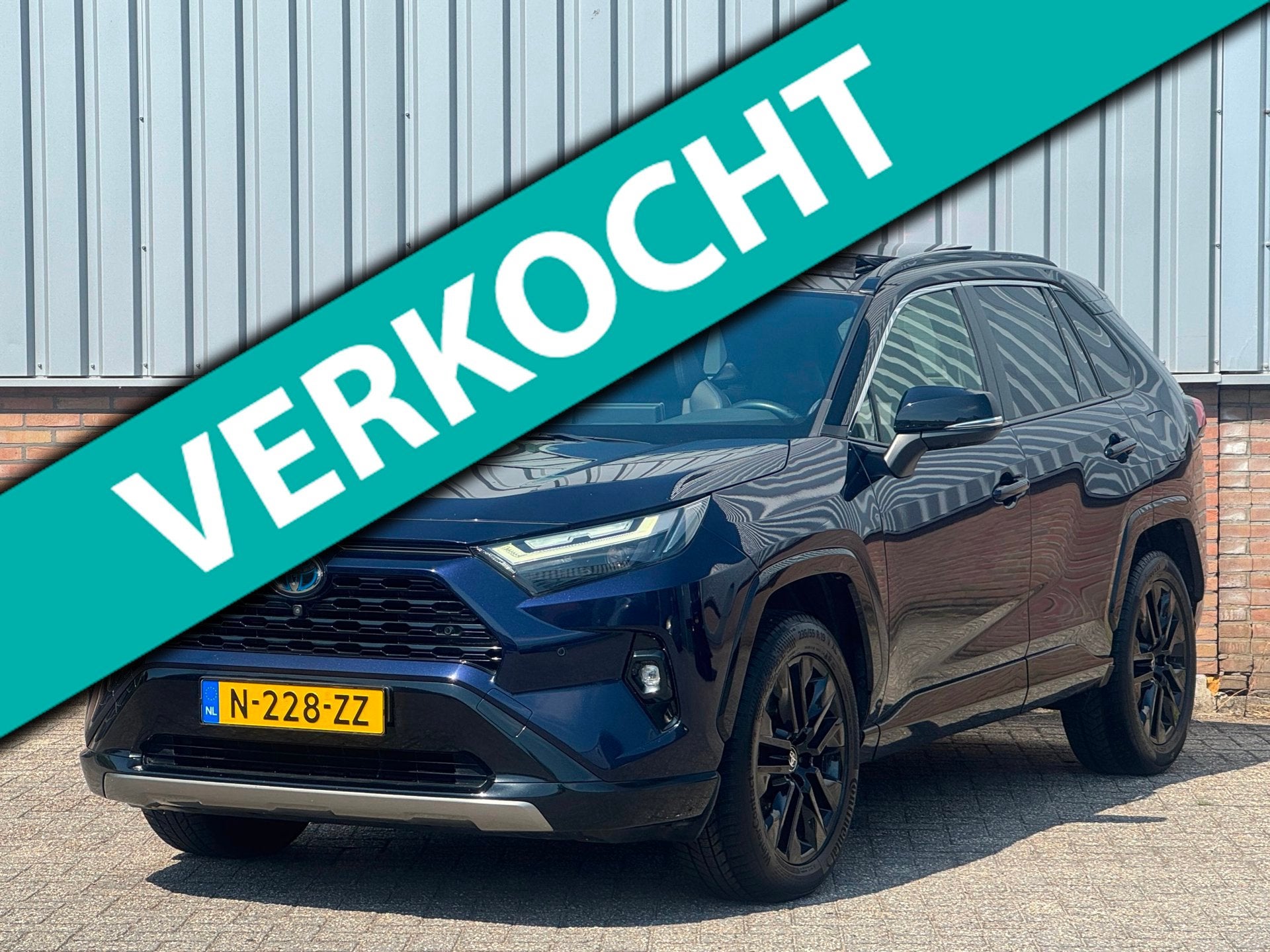 Toyota RAV4 2.5 Hybrid Bi-Tone Facelift/ Panorama/ Dealer on, Dealer onderhouden, Gebruikt, 4 cilinders, 2487 cc
