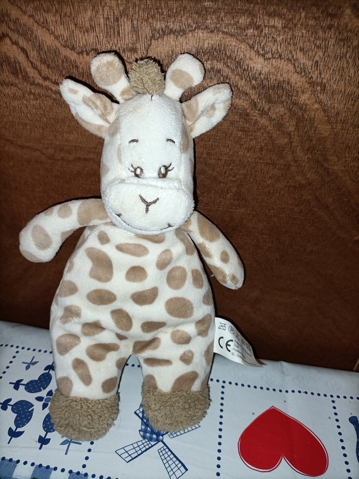 Giraffe knuffel met rammelaar Toys Amsterdam 24 cm groot, Kinderen en Baby's, Speelgoed | Knuffels en Pluche, Ophalen of Verzenden
