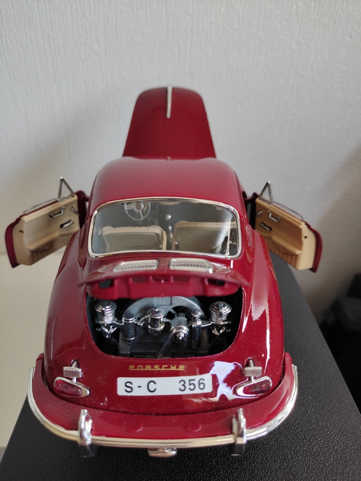 Porsche 356 B Coupe Burago 1961 schaal 1:18, Ophalen