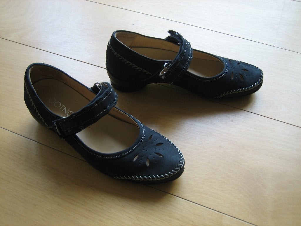 Nieuw! Comfortabele zwart leren schoen FOOTNOTES 38 snazzeys, Kleding | Dames, Schoenen, Schoenen met lage hakken, Verzenden, Zwart