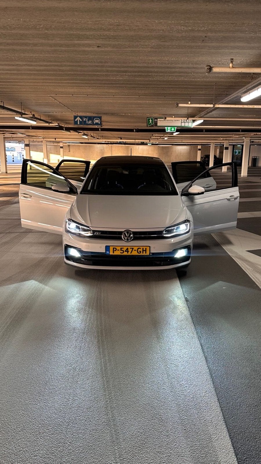 VW Polo 1.6 TDI 145pk 7-DSG 2018 Wit, 2X R-Line, Pano, Led.., 145 pk, 4 cilinders, Wit, 19 km/l
