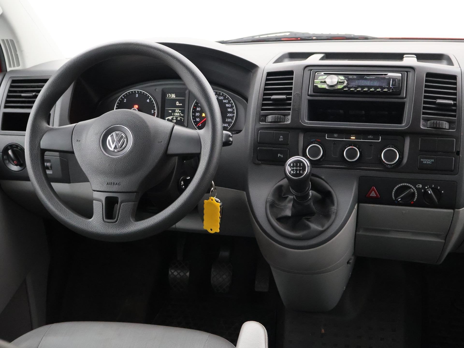Volkswagen Transporter Kombi 2.0 TDI L2H1 4MOTION 8-PERSOONS, Auto's, Euro 5, Stof, Gebruikt, 241 €/maand