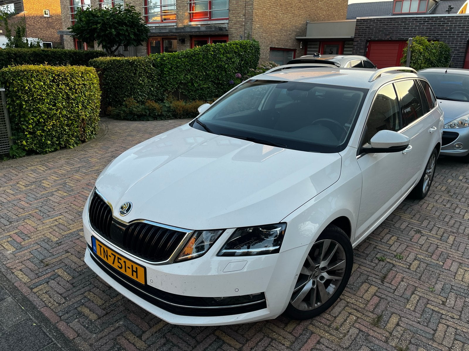 Skoda Octavia 1.0 TSI Greentech 115pk Dsg-7 2018 Wit, 15 km/l, Wit, Origineel Nederlands, Stationwagon