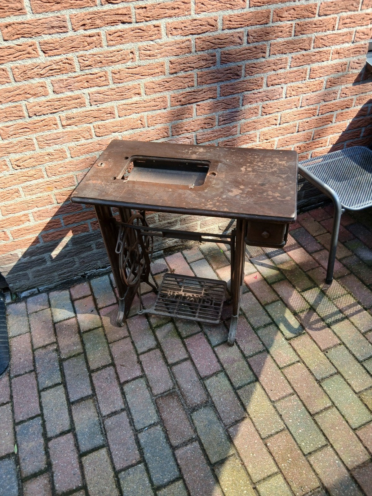 Antieke naaimachine onderstel - decoratief, Antiek en Kunst, Ophalen