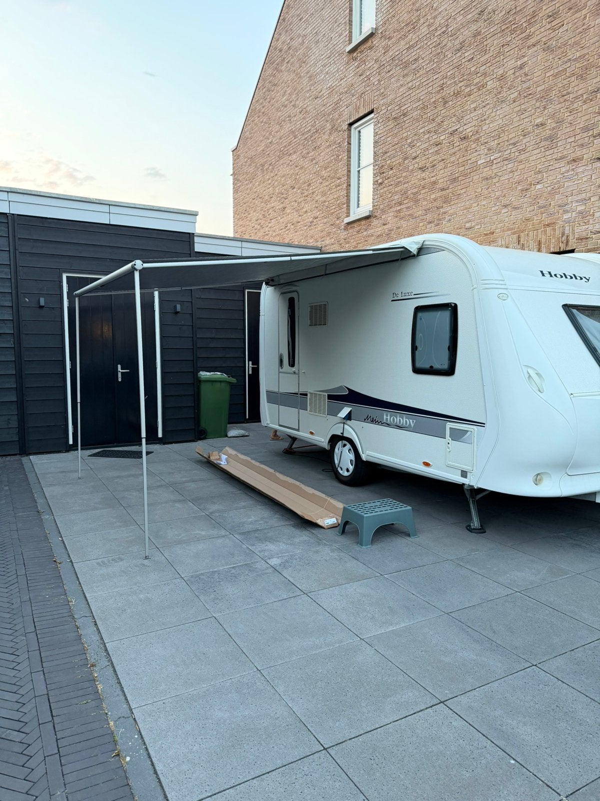 Thule Omnistor 1200 300 cm mystic grey + Thule stormbanden, Caravans en Kamperen, Ophalen, Zo goed als nieuw