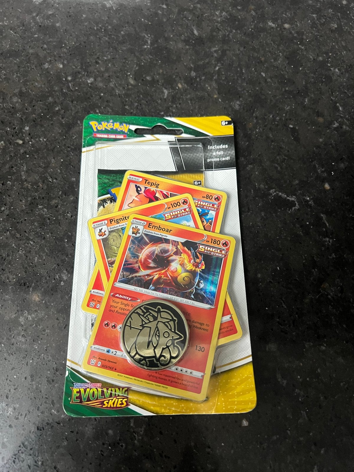 Pokémon Evolving Skies Emboar 1-pack Blister, Ophalen of Verzenden, Nieuw, Booster, Foil