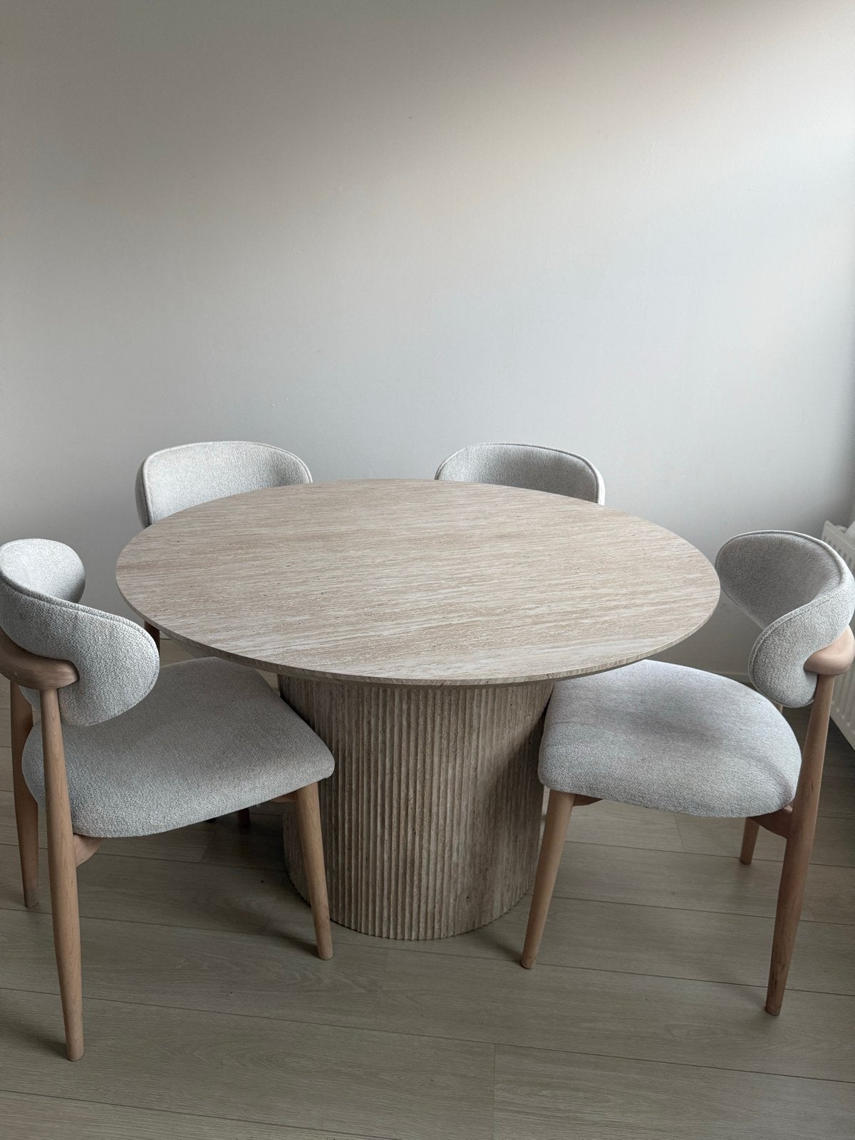 Ronde eettafel travertin met 4 stoelen, Huis en Inrichting, Tafels | Eettafels, Ophalen, Overige materialen, 100 tot 150 cm, Rond