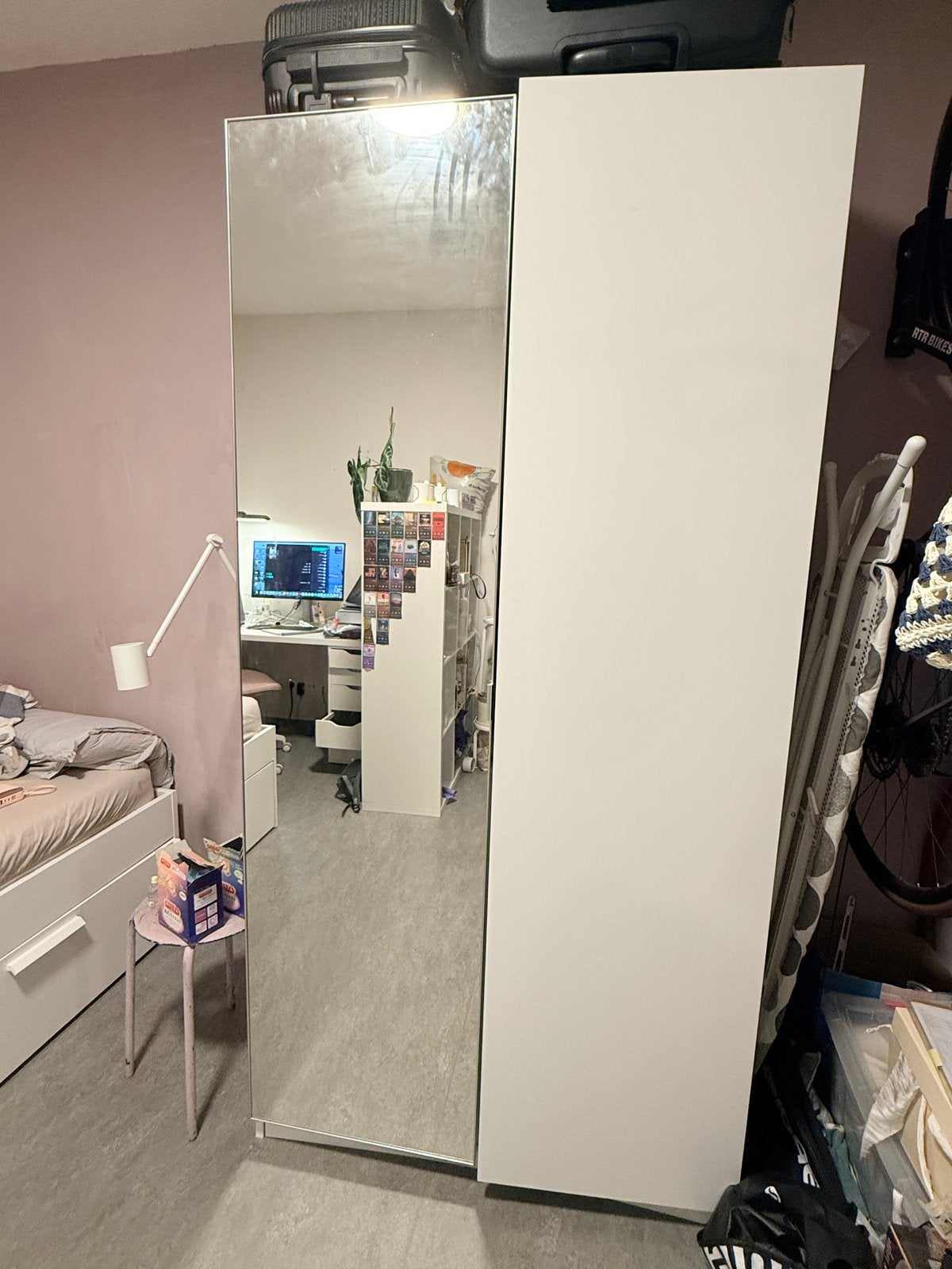 Ikea -Witte kledingkast met spiegeldeur en lades, Gebruikt, 100 tot 150 cm, 200 cm of meer, Ophalen of Verzenden