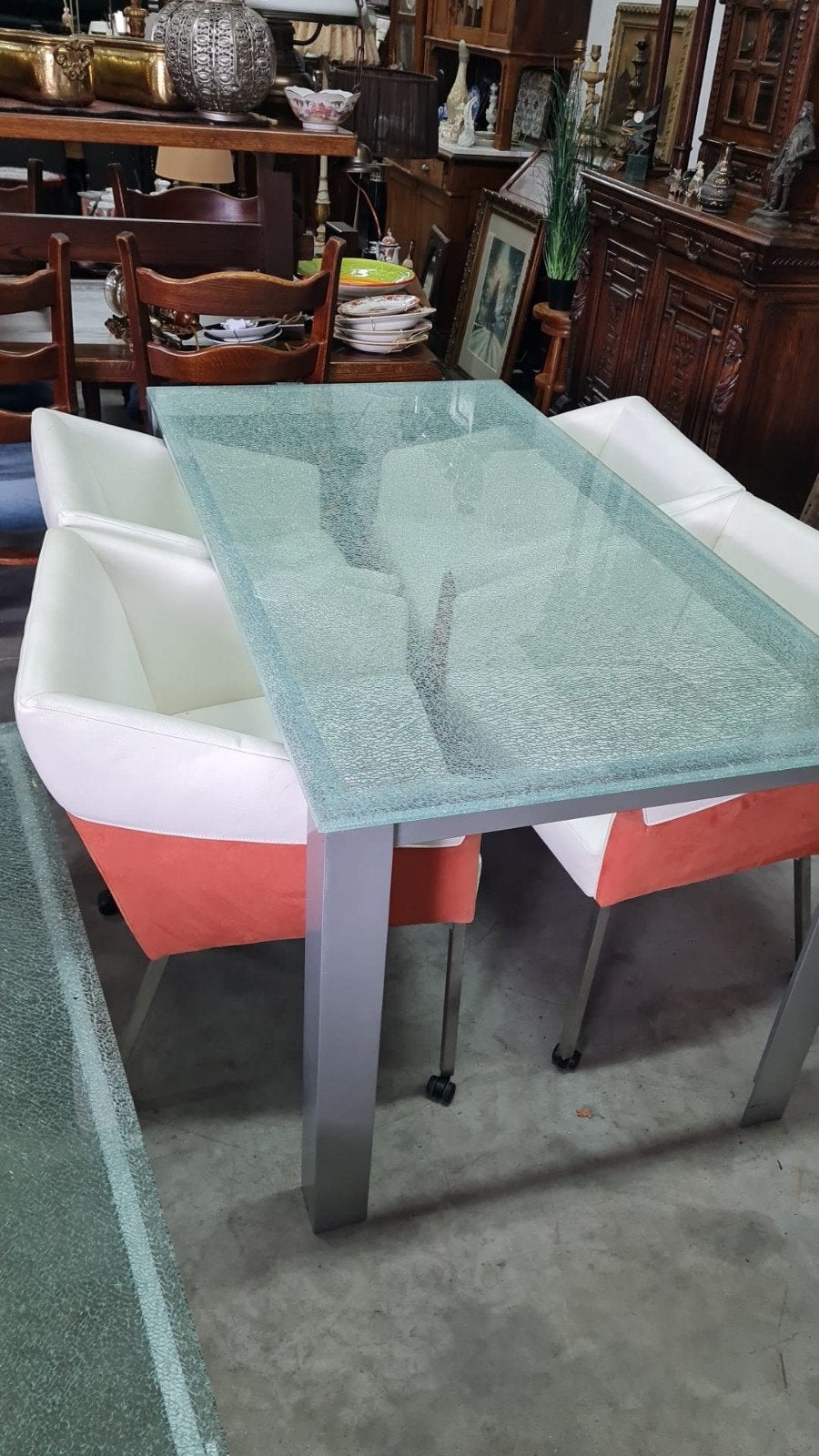 eettafel met 4 stuks stoelen en salontafel licht beschadigd, Ophalen of Verzenden