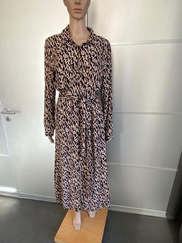 K128 Elvira maat 38=M lange maxi-jurk beige/zwart, Maat 38/40 (M), Beige, Ophalen of Verzenden, Zo goed als nieuw