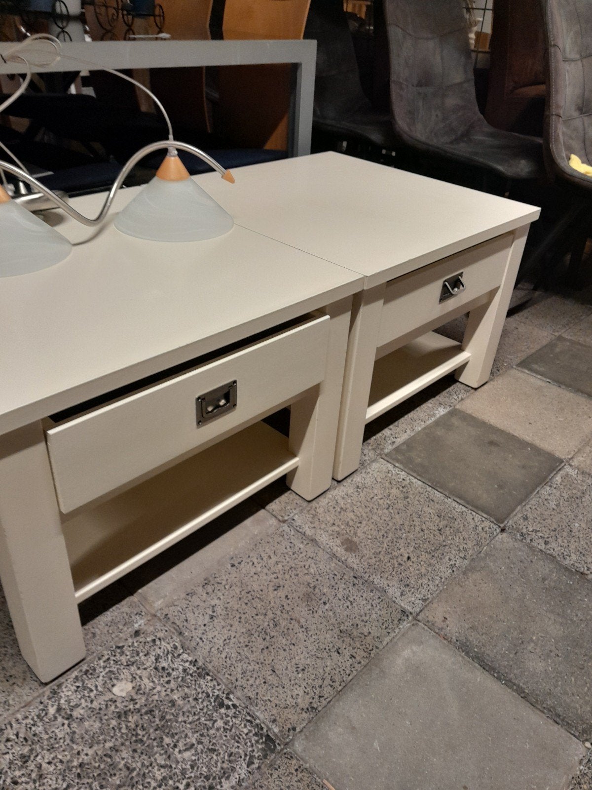 Roomwitte bijzettafel met uittrekbare lade, Ophalen, Gebruikt, Vierkant