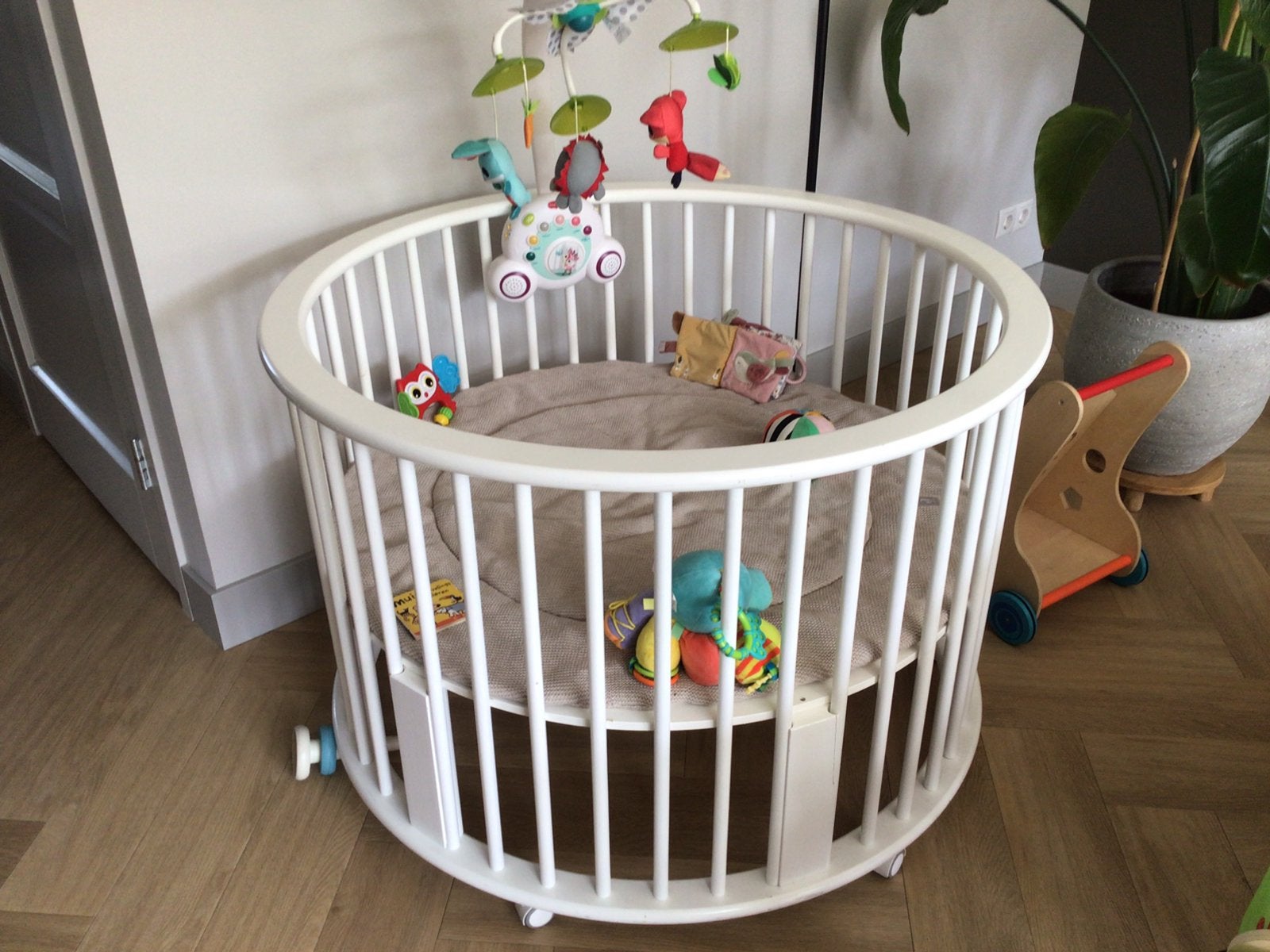 Bopita box rond wit, Kinderen en Baby's, Boxen, Ophalen, Zo goed als nieuw, Rond, Wieltjes