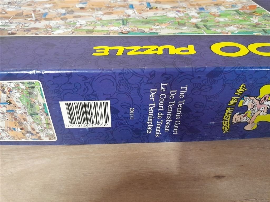 Jan van Haasteren - de tennisbaan - 1000 stuk - s3053, Verzenden, 500 t/m 1500 stukjes, Zo goed als nieuw