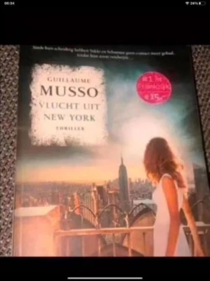 Vlucht uit New York - Guillaume Musso (Thriller), Ophalen of Verzenden, Zo goed als nieuw, Guillaume Musso, Amerika