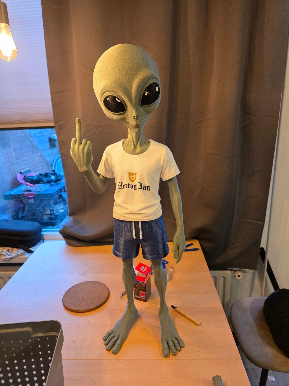 3D Geprinte Alien Figuur met Aanpasbare Armen en Logo, Verzamelen, ., Nieuw, Ophalen of Verzenden, Model van enique3d