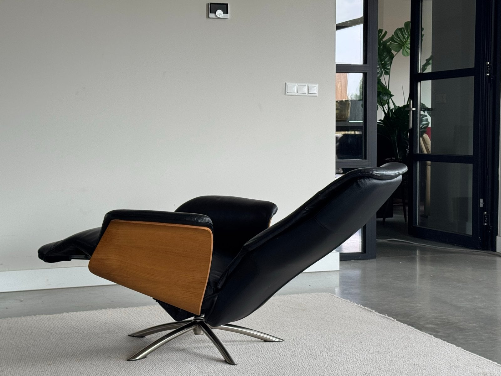 Conform Time Out Relaxfauteuil | Zwart Leer | Als Nieuw, X, Leer, Ophalen of Verzenden, Zo goed als nieuw