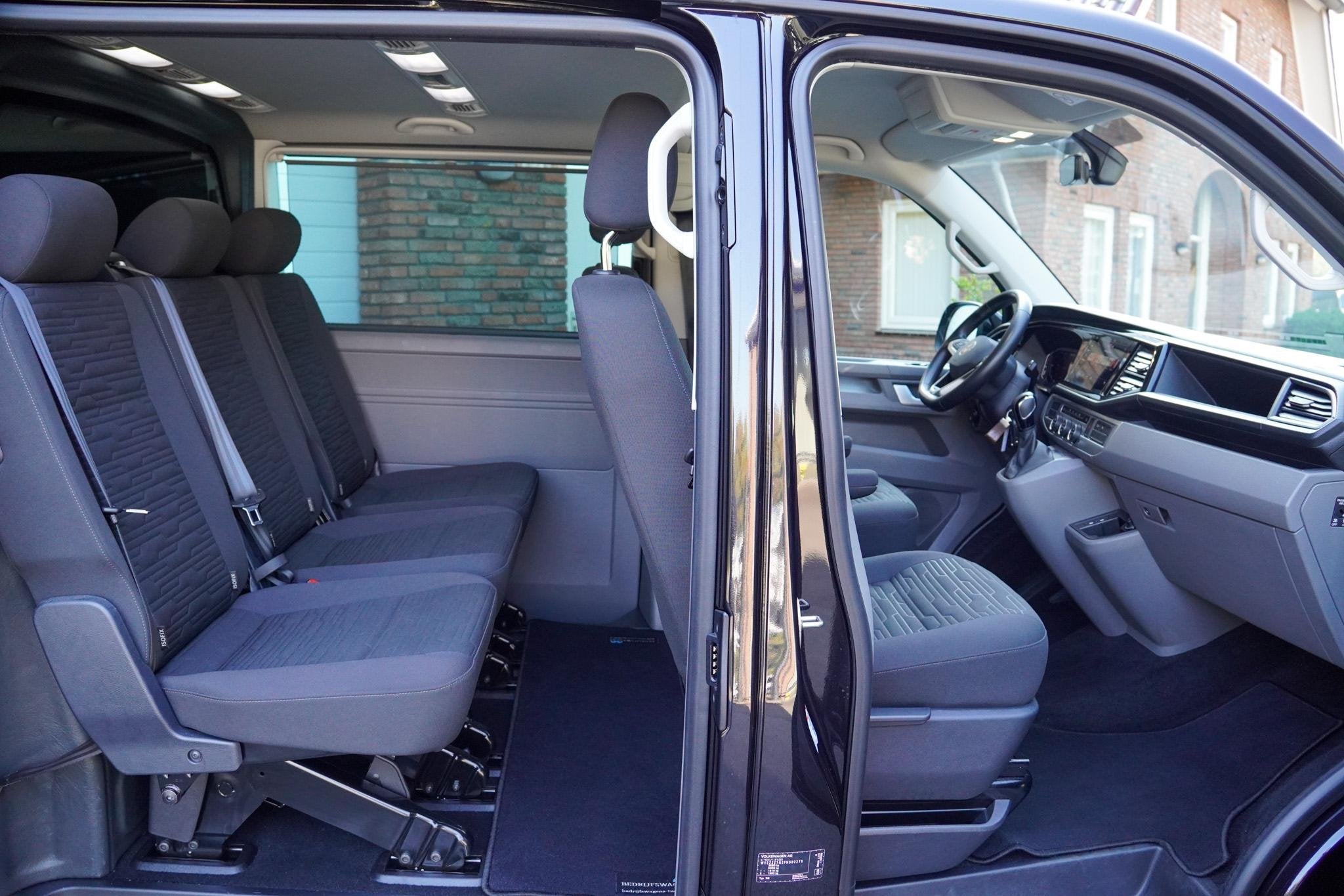 Volkswagen Transporter T6.1 2.0 TDI 150 PK L2H1 DUB/CAB NAVI, Auto's, Stof, Gebruikt, 4 cilinders, Volkswagen