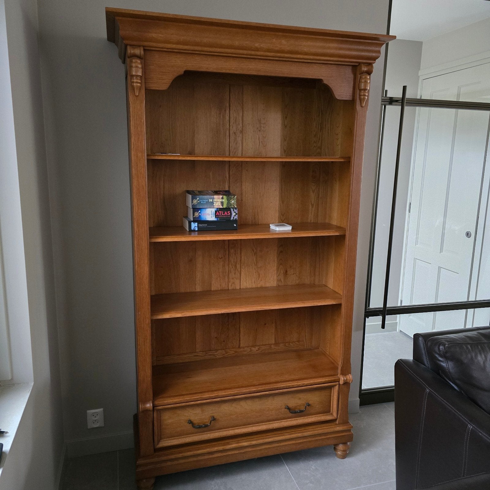 Massieve Eiken Boekenkast met Lade, 100 tot 150 cm, Eikenhout, Ophalen of Verzenden, Zo goed als nieuw