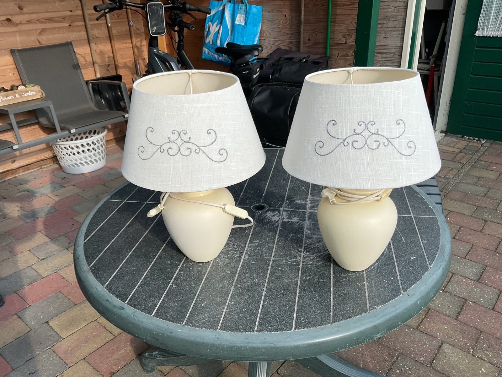 Twee mooie Italiaanse schemerlampen, Huis en Inrichting, Keramiek, Ophalen of Verzenden, Zo goed als nieuw, Met kap