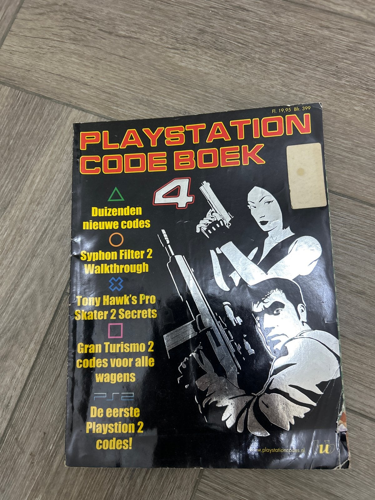 PlayStation Code Boek 4 - Duizenden codes en walkthroughs, Ophalen of Verzenden, Gebruikt
