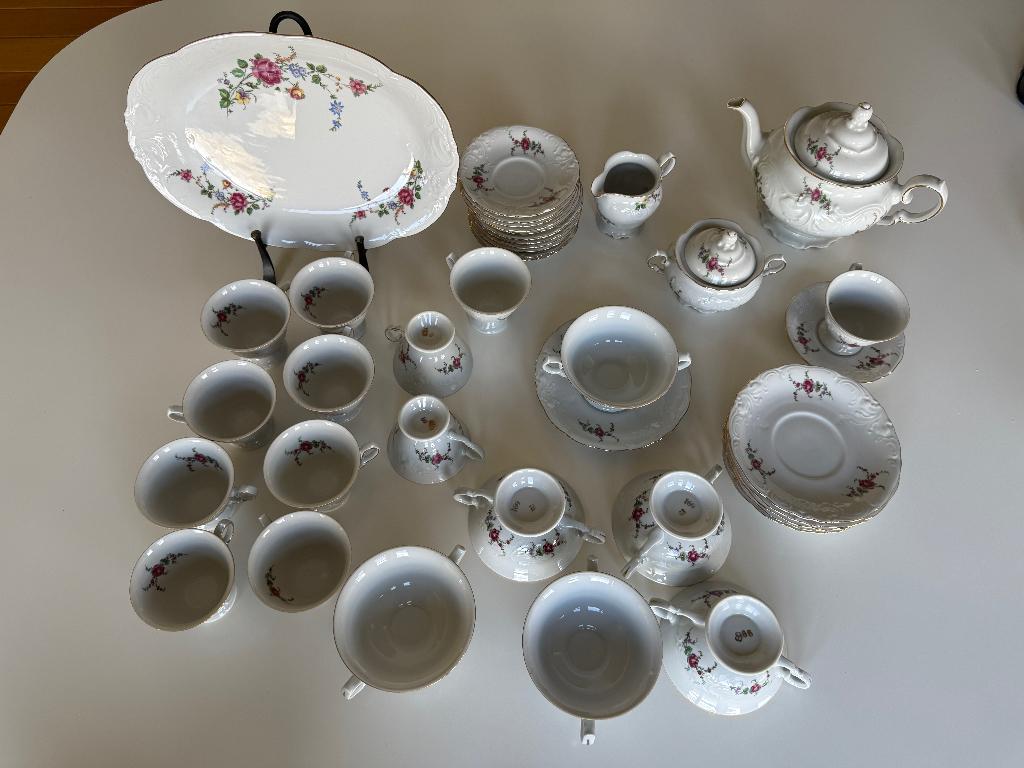 Porcelain,porcelein Wawel servies,  made in Poland, Antiek en Kunst, Antiek | Servies compleet, Ophalen of Verzenden