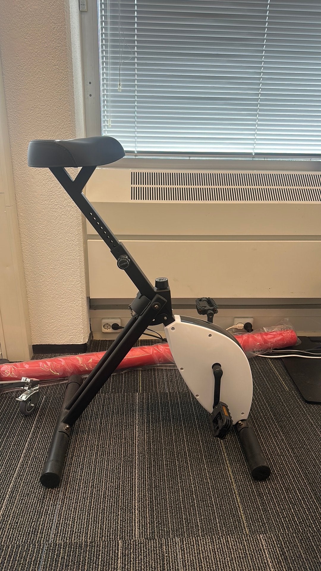 Ergodeskbike bureaufiets, zwart/wit, verrijdbaar, Sport en Fitness, Ophalen of Verzenden, Gebruikt
