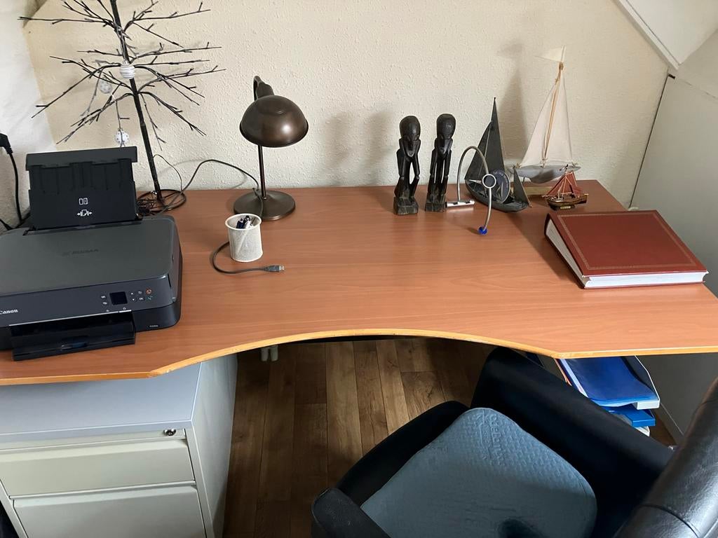Ruim houten bureau met ladeblok en bureaustoel, Ophalen, Gebruikt